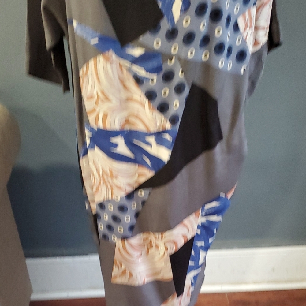 Rutzou Gray and Blue Silk  Sheath Artdeco  Dress with Dolman Sleeves - Picture 4 of 16